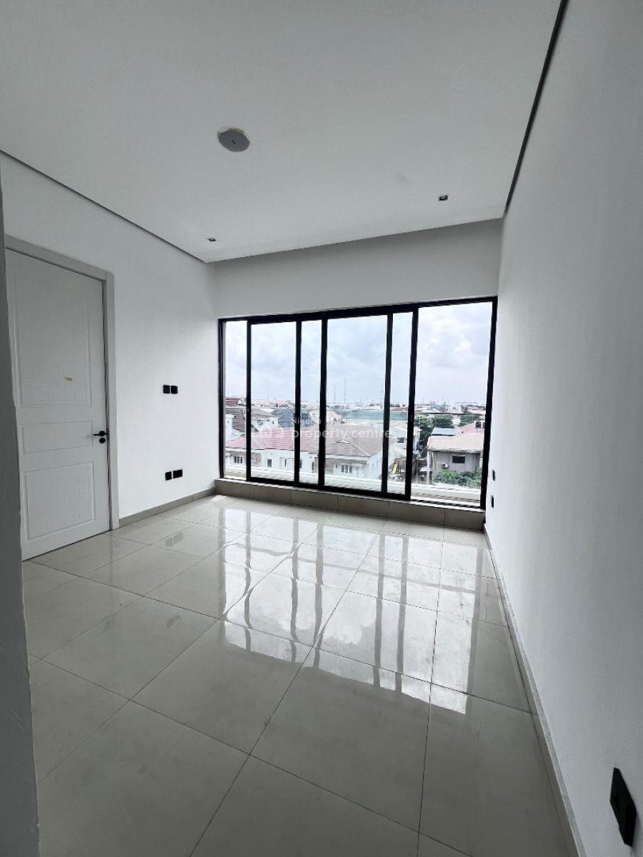 Large 3 Bedroom Apartment with Pool, Lekki Phase 1, Lekki, Lagos, Block of Flats for Sale