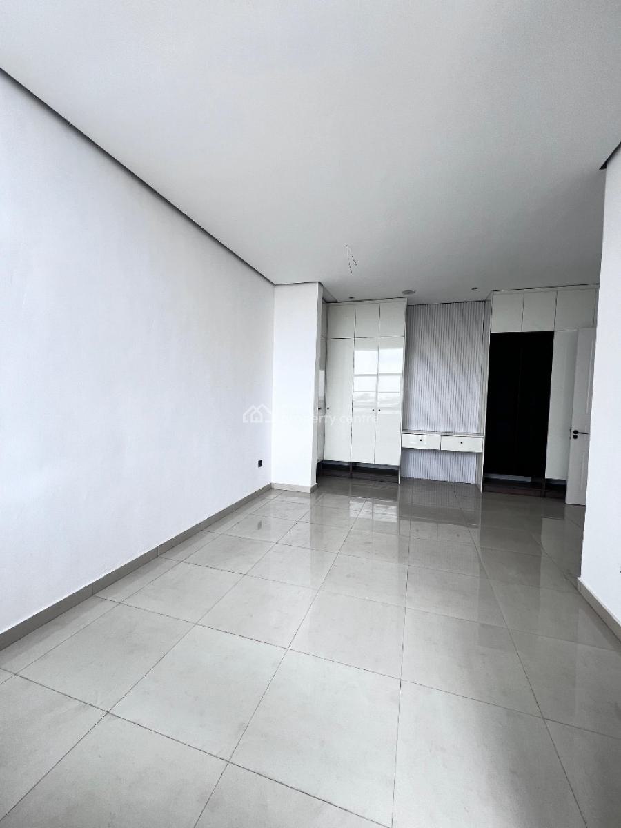 Large 3 Bedroom Apartment with Pool, Lekki Phase 1, Lekki, Lagos, Block of Flats for Sale