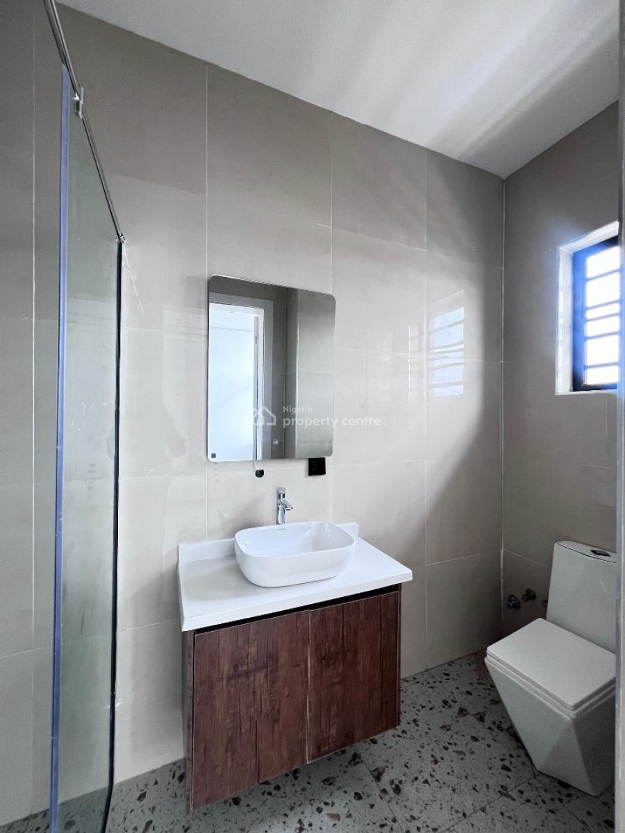 Large 3 Bedroom Apartment with Pool, Lekki Phase 1, Lekki, Lagos, Block of Flats for Sale