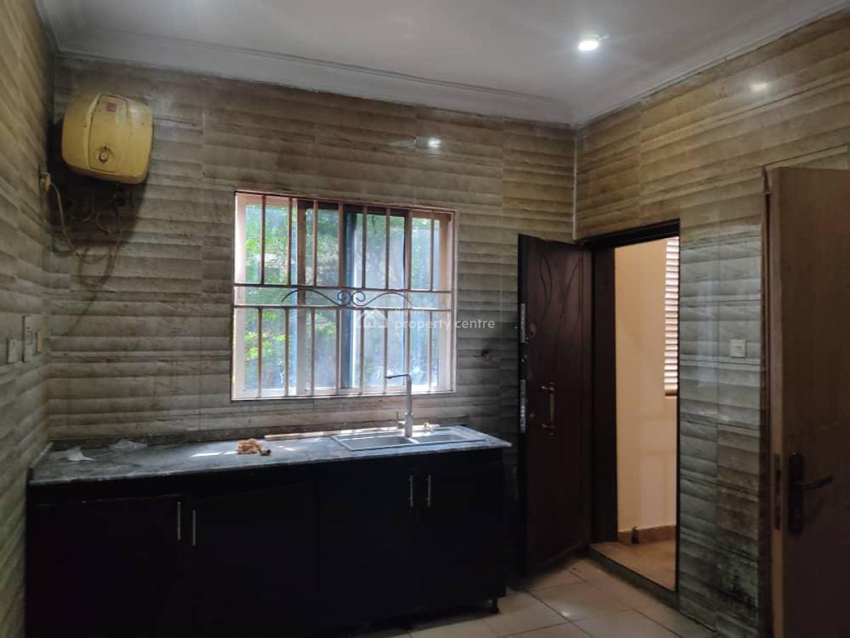 Tastefully Finished 3 Bedroom Flat with a Bq, Guzape Main, Guzape District, Abuja, Flat / Apartment for Rent