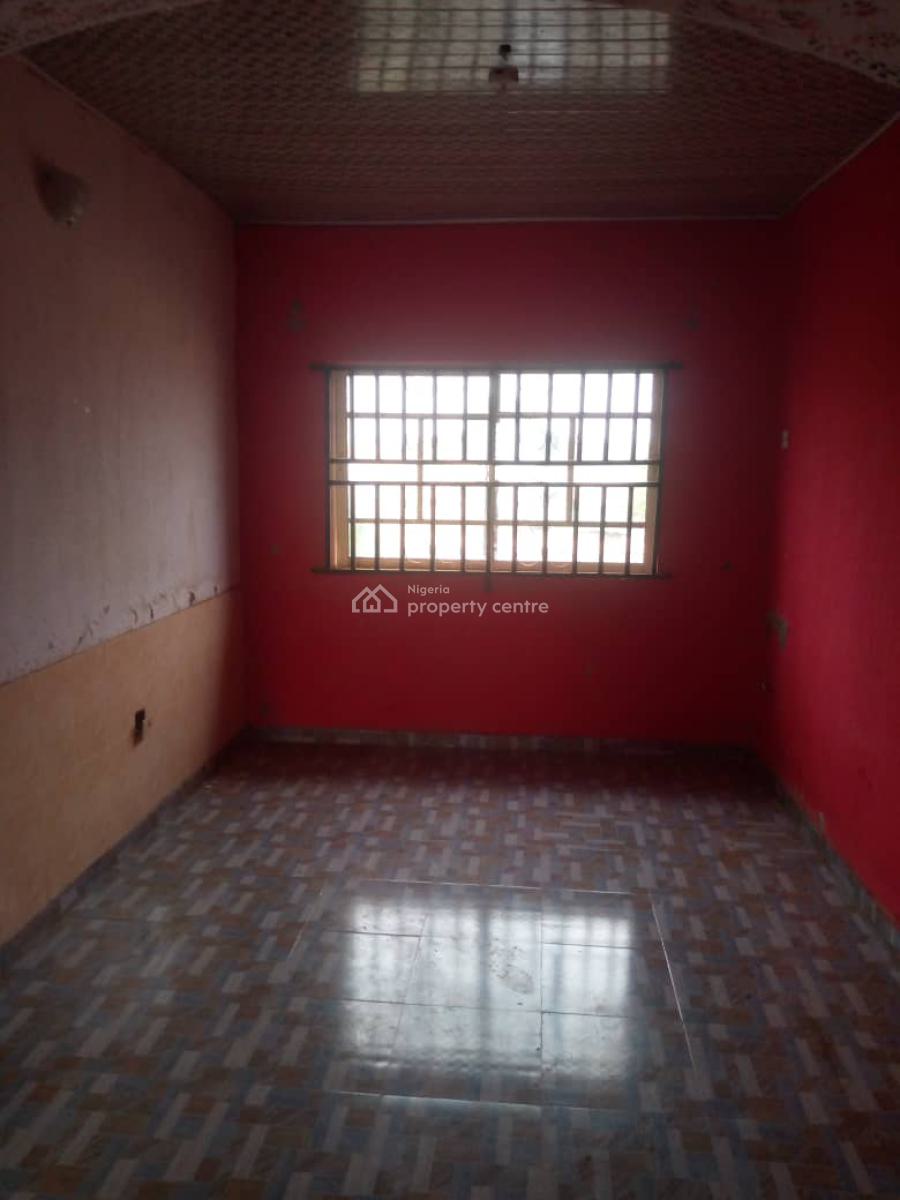 Clean 3 Bedroom Upstairs Flat All Tiles Floor, Lafenwa Close to Ayobo Lagos, Ado-odo/ota, Ogun, Flat / Apartment for Rent