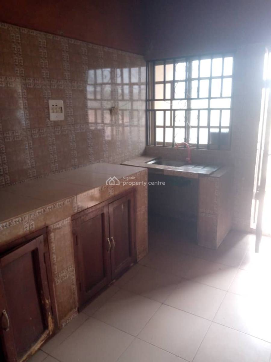 Clean 3 Bedroom Upstairs Flat All Tiles Floor, Lafenwa Close to Ayobo Lagos, Ado-odo/ota, Ogun, Flat / Apartment for Rent