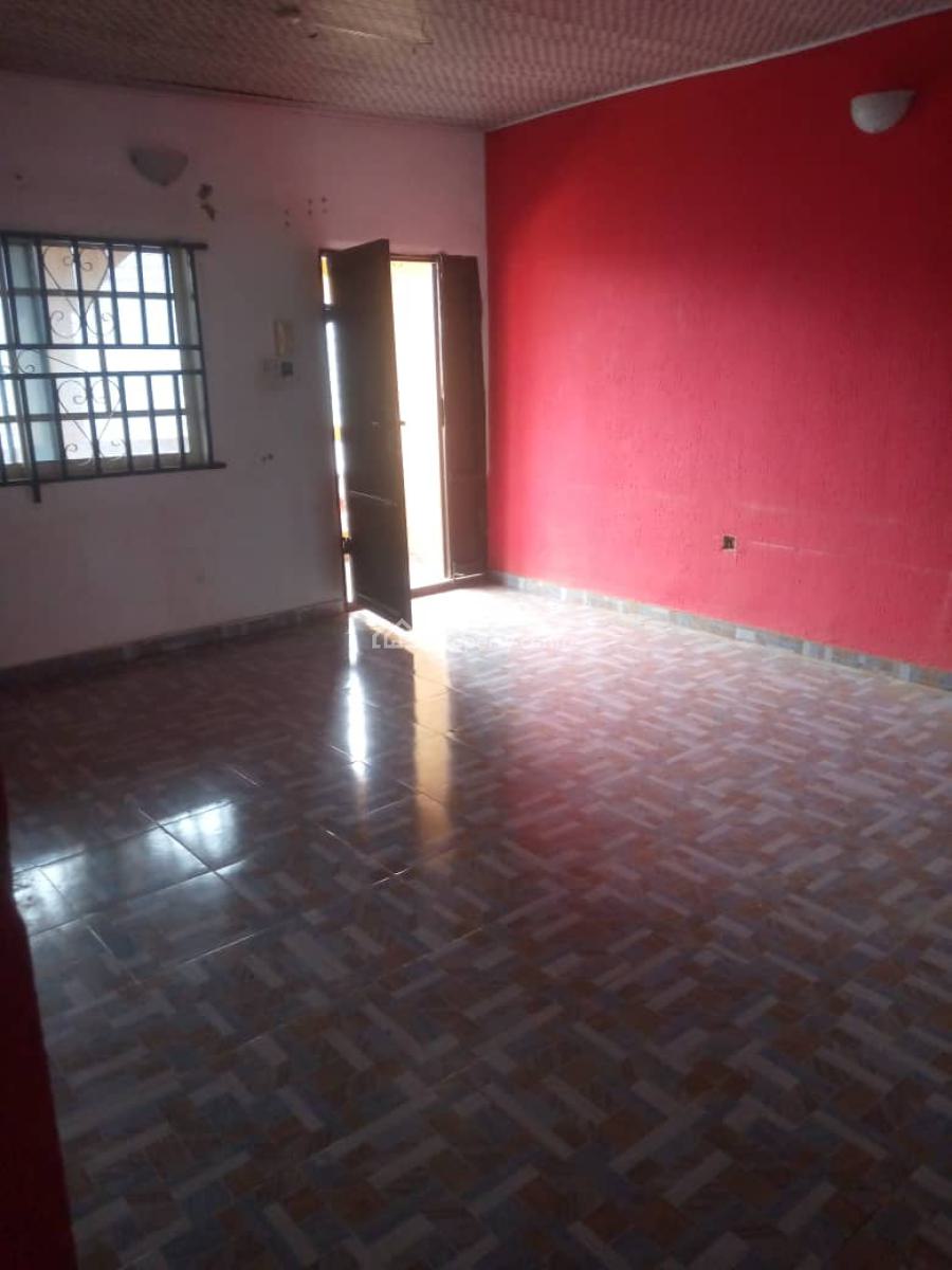 Clean 3 Bedroom Upstairs Flat All Tiles Floor, Lafenwa Close to Ayobo Lagos, Ado-odo/ota, Ogun, Flat / Apartment for Rent
