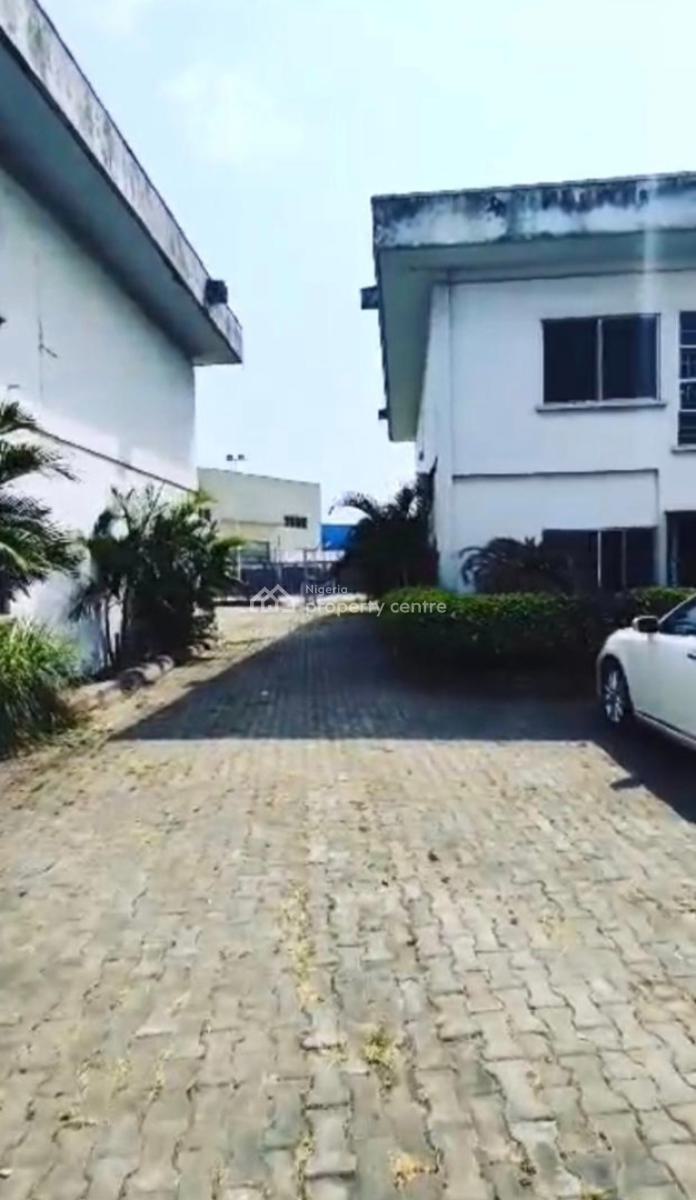 Big 8units of 2 Bedrms, 2units of 3 Bedrms Duplx &16units of 1bedroom, Off Bode Thomas Street, Surulere Lagos, Perfect for School &guesthouse, Surulere, Lagos, Hotel / Guest House for Sale