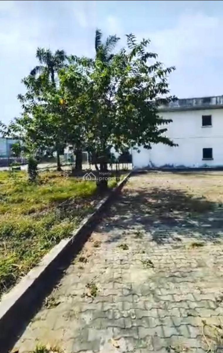 Big 8units of 2 Bedrms, 2units of 3 Bedrms Duplx &16units of 1bedroom, Off Bode Thomas Street, Surulere Lagos, Perfect for School &guesthouse, Surulere, Lagos, Hotel / Guest House for Sale