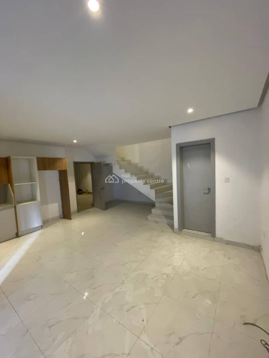 2 Bedroom Maisonette at Lekki Phase 1, Lekki Phase 1, Lekki, Lagos, Flat / Apartment for Rent