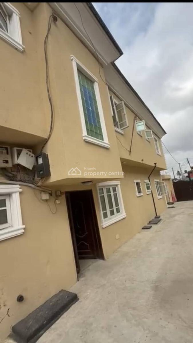 Lovely 2bedroom Flat, Ijesha, Surulere, Lagos, Flat / Apartment for Rent