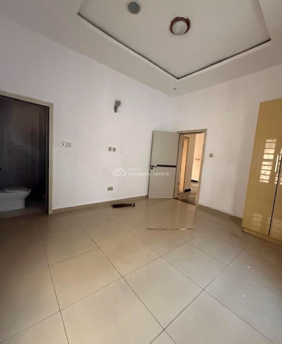 a Room Down Stairs, Osapa, Lekki, Lagos, Flat / Apartment for Rent