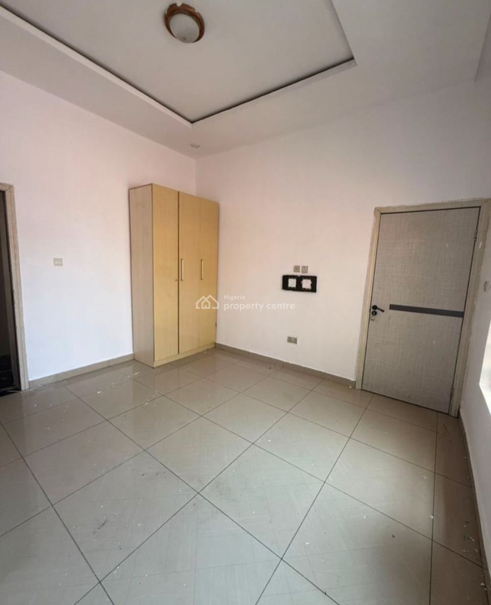 a Room Down Stairs, Osapa, Lekki, Lagos, Flat / Apartment for Rent