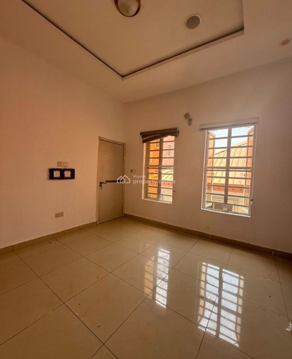 a Room Down Stairs, Osapa, Lekki, Lagos, Flat / Apartment for Rent