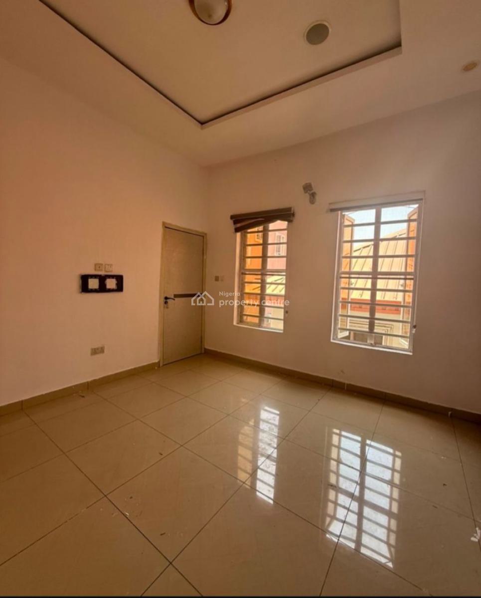 a Room Down Stairs, Osapa, Lekki, Lagos, Flat / Apartment for Rent