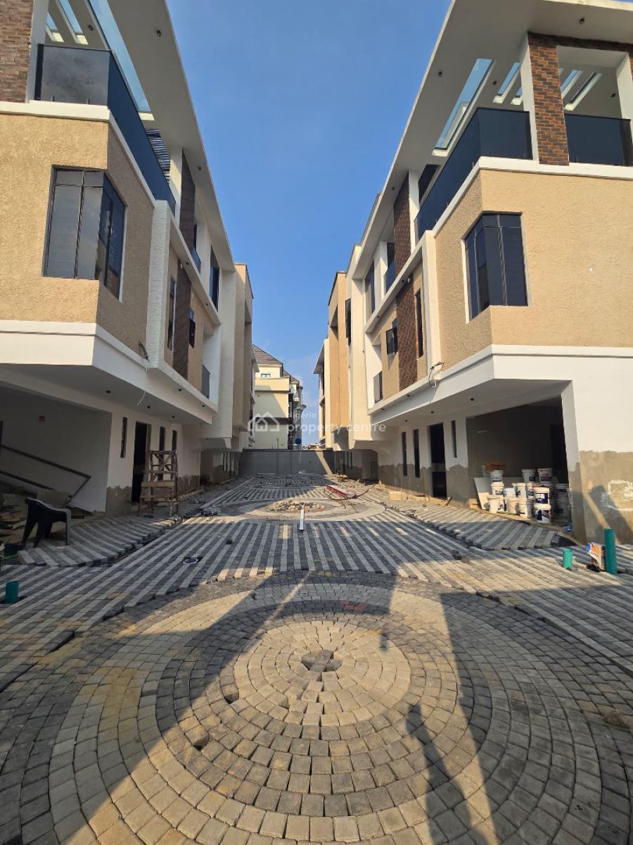 ️ Finely Built 4-bedroom Penthouse Duplex with Bq & Private Elevator, Lekki Phase 1, Lekki, Lagos, Detached Duplex for Sale