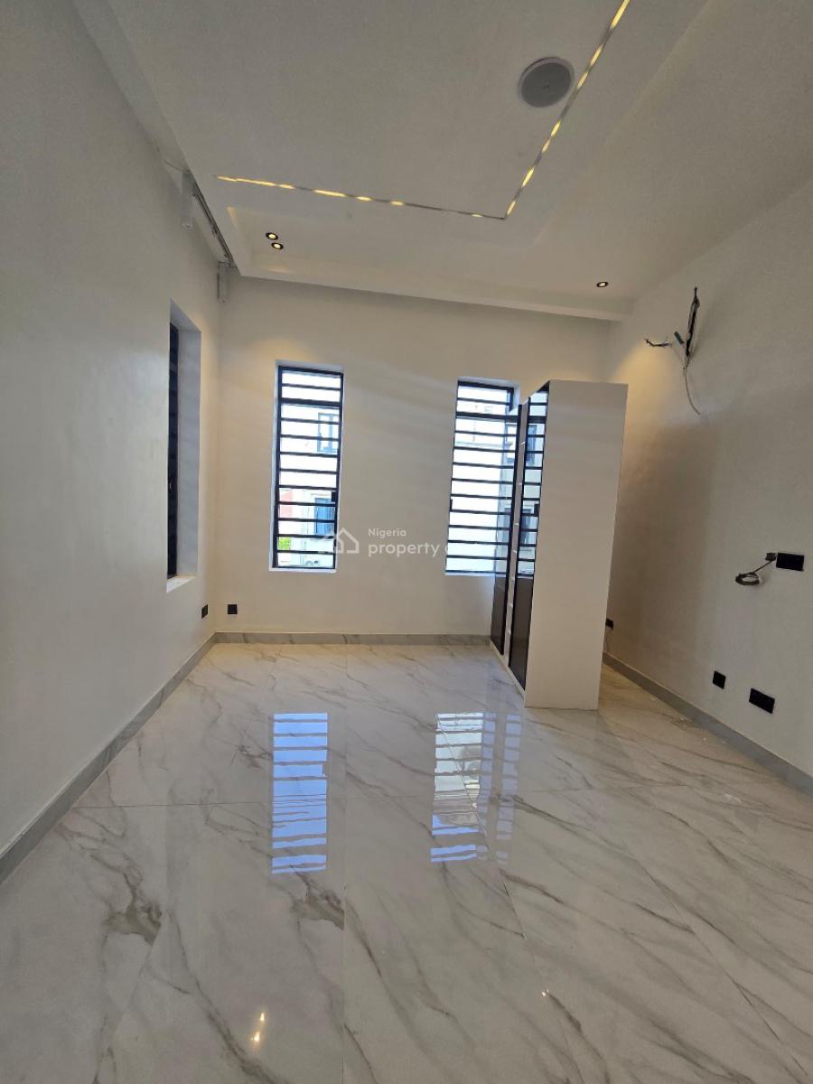 ️ Finely Built 4-bedroom Penthouse Duplex with Bq & Private Elevator, Lekki Phase 1, Lekki, Lagos, Detached Duplex for Sale