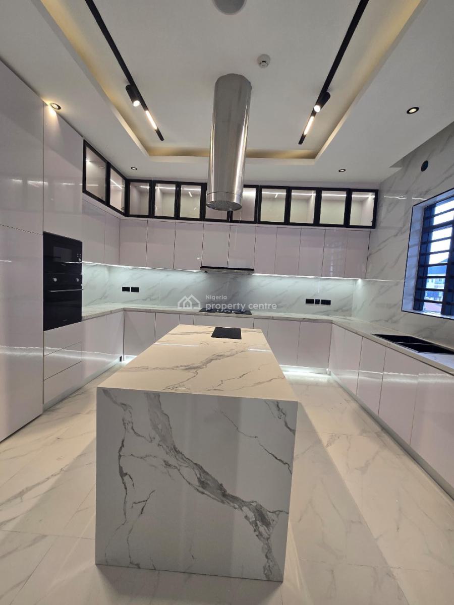 ️ Finely Built 4-bedroom Penthouse Duplex with Bq & Private Elevator, Lekki Phase 1, Lekki, Lagos, Detached Duplex for Sale