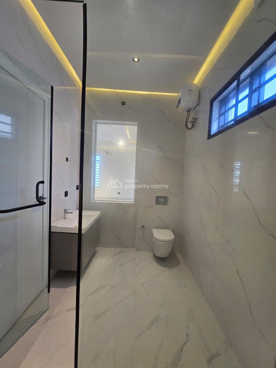 ️ Finely Built 4-bedroom Penthouse Duplex with Bq & Private Elevator, Lekki Phase 1, Lekki, Lagos, Detached Duplex for Sale