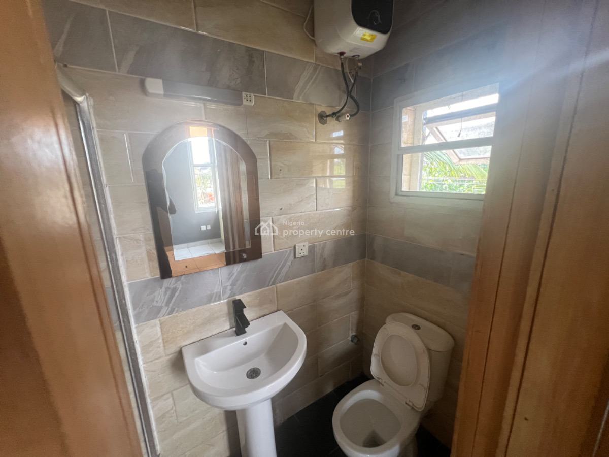 Standard 2 Bedroom Apartment, Lekki Phase 1, Lekki, Lagos, Flat / Apartment for Rent