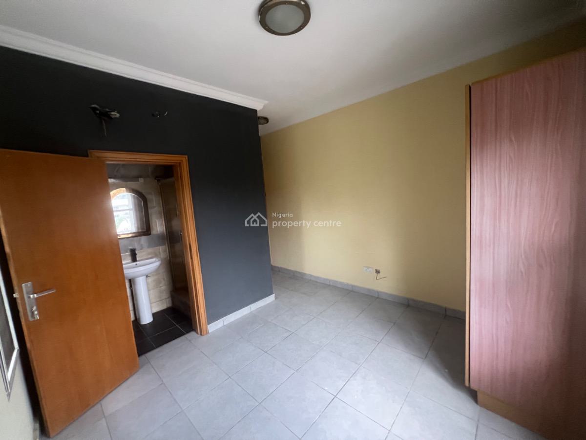 Standard 2 Bedroom Apartment, Lekki Phase 1, Lekki, Lagos, Flat / Apartment for Rent
