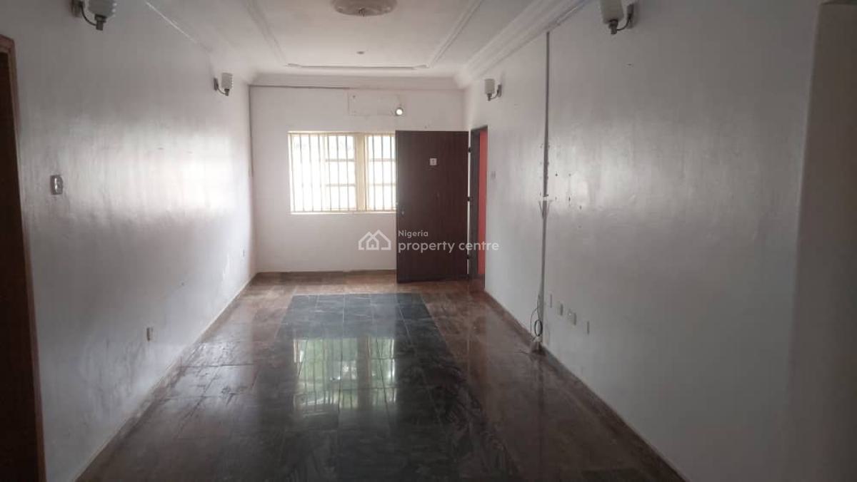 Standard 2 Bedroom Flat., Lekki Phase 1, Lekki, Lagos, Flat / Apartment for Rent