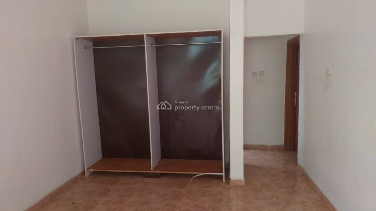 Standard 2 Bedroom Flat., Lekki Phase 1, Lekki, Lagos, Flat / Apartment for Rent