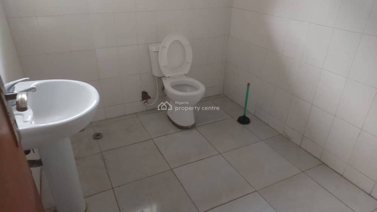 Standard 2 Bedroom Flat., Lekki Phase 1, Lekki, Lagos, Flat / Apartment for Rent
