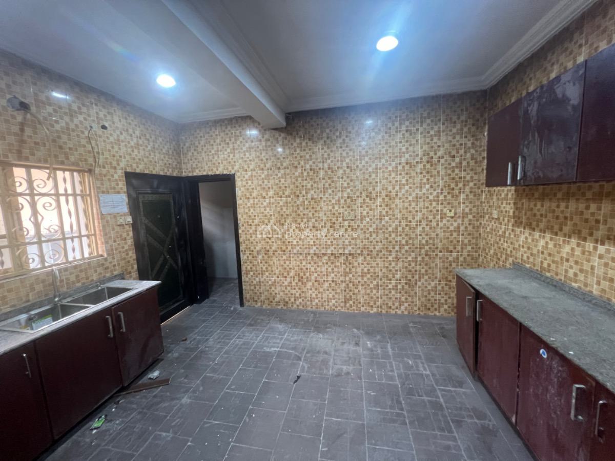 Self Compound 5 Bedrooms  Detached Duplex with Bq, Lekki Phase 1, Lekki, Lagos, Detached Duplex for Rent