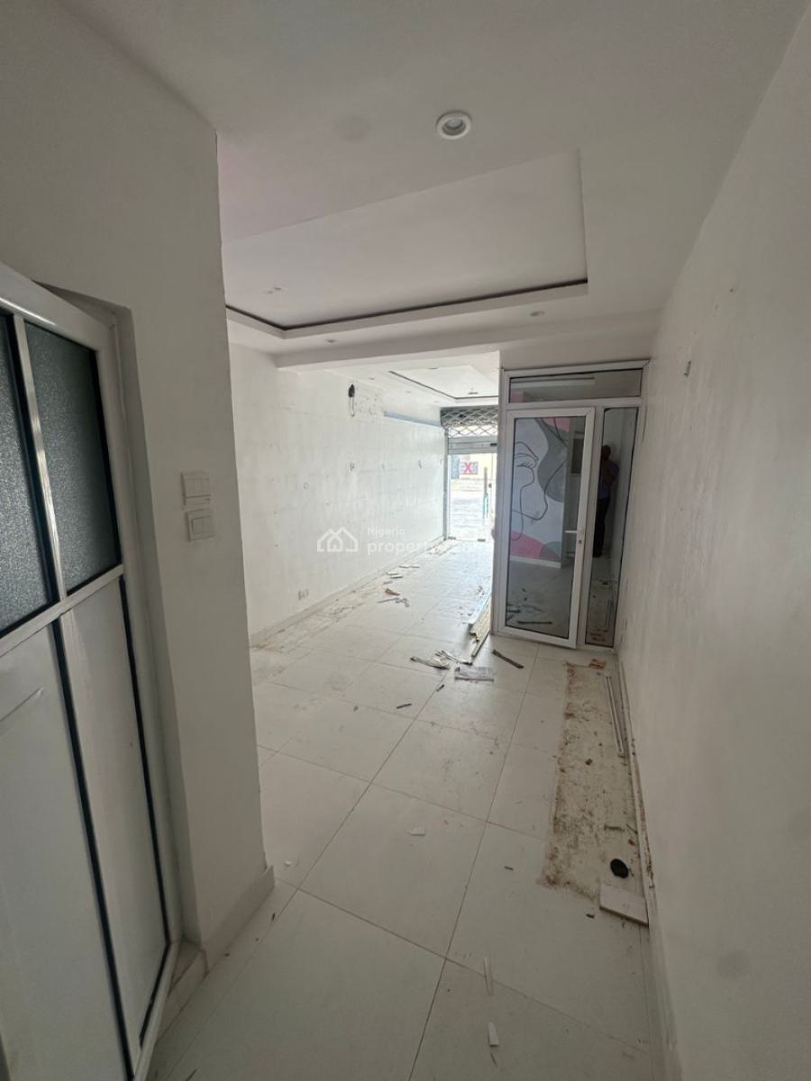 Shop Space on Ground Floor, Lekki Phase 1, Lekki, Lagos, Shop for Rent