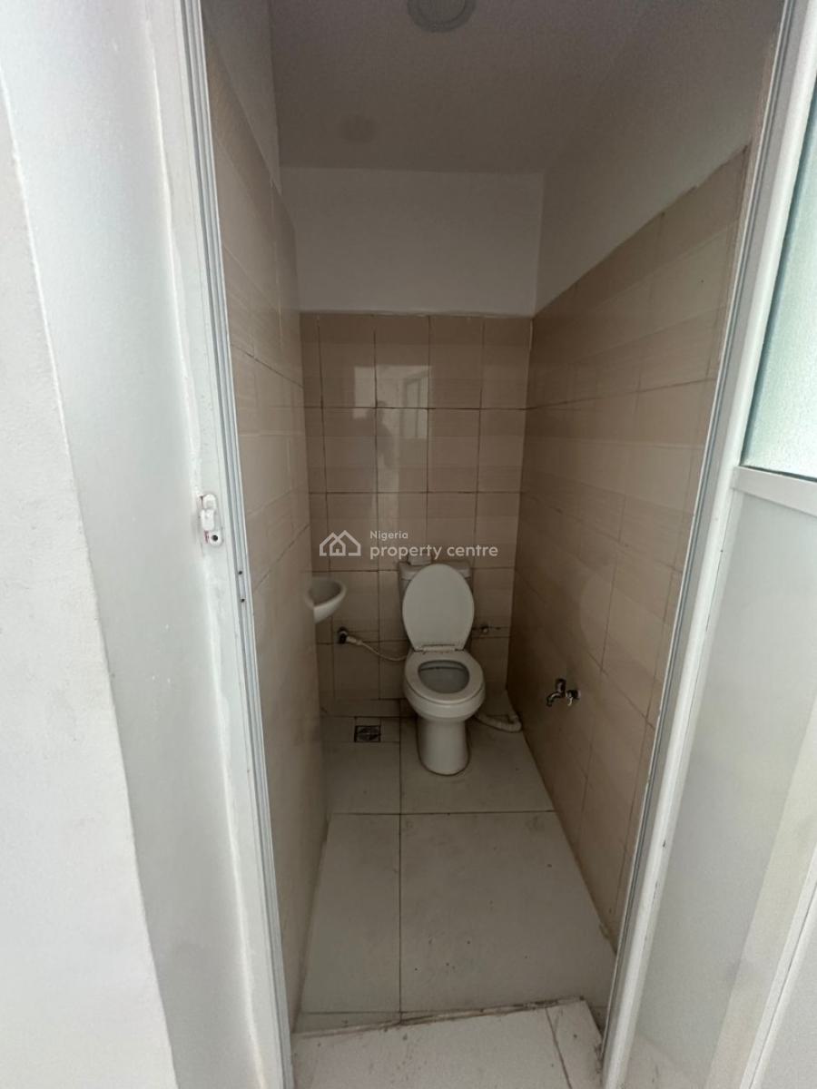 Shop Space on Ground Floor, Lekki Phase 1, Lekki, Lagos, Shop for Rent