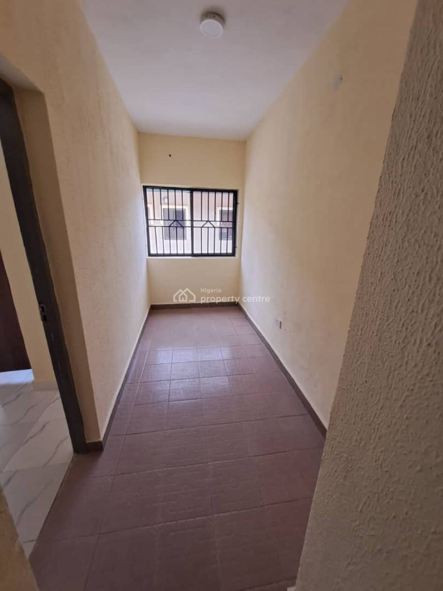 Newly Renovated Spacious 3 Bedroom Flat at Omole Phase 2 Ikeja Lagos, Omole Phase 2, Ikeja, Lagos, Flat / Apartment for Rent