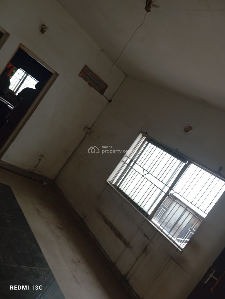 Portable 2bed Bungalow Behind The Main Upstairs, By Beer Barn Wuse 2 Abuja, Wuse 2, Abuja, Flat / Apartment for Rent