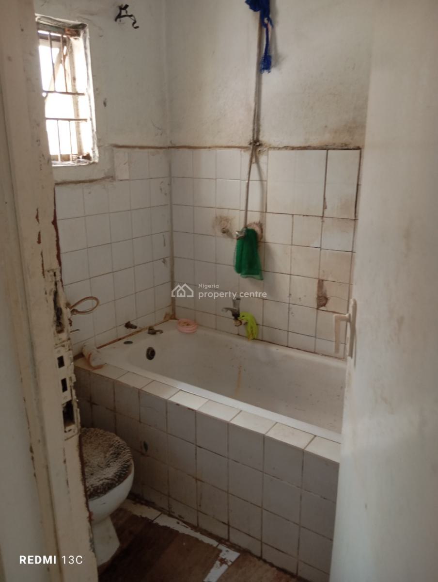 Portable 2bed Bungalow Behind The Main Upstairs, By Beer Barn Wuse 2 Abuja, Wuse 2, Abuja, Flat / Apartment for Rent