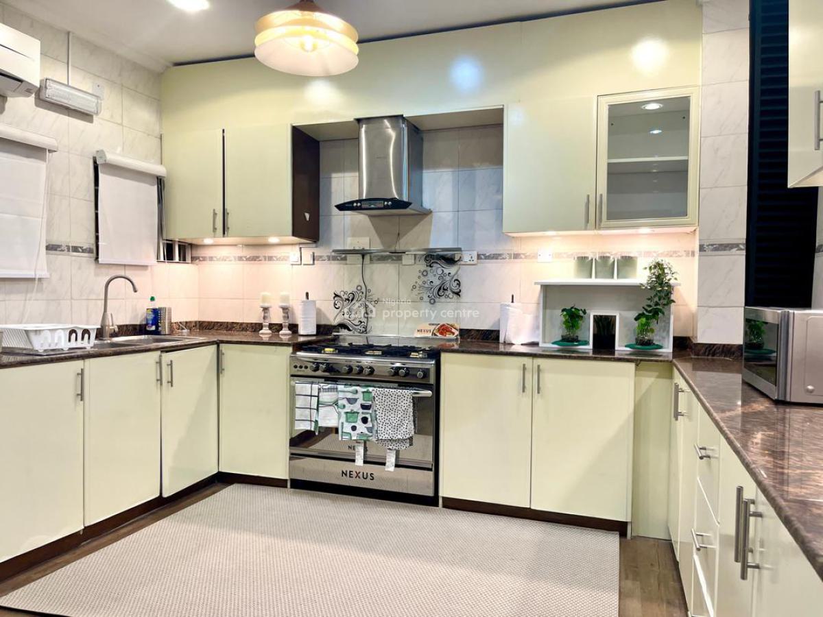 Furnished 3 Bedroom Fully Serviced Apartment with Bq, Off Admiralty Road, Lekki Phase 1, Lekki, Lagos, Flat / Apartment for Rent