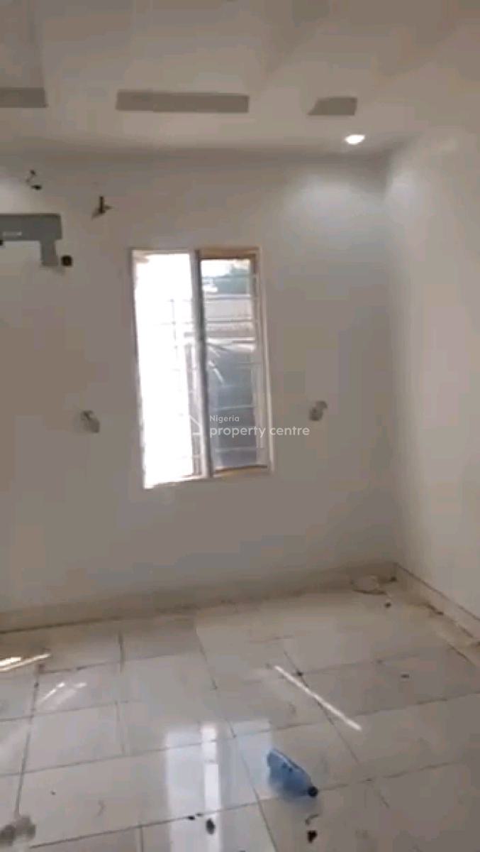 a Relatively New and Spacious 2bedroom Apartment, Ground Floor, Onigbongbo, Onigbongbo, Maryland, Lagos, Flat / Apartment for Rent