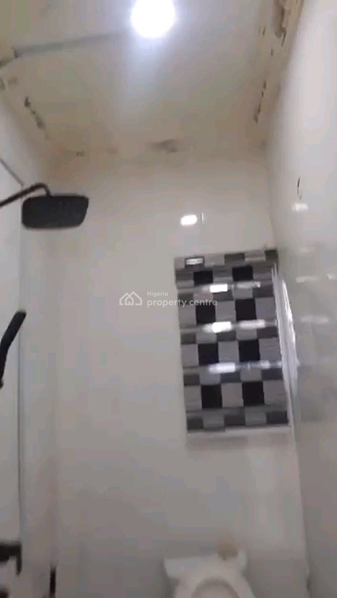 a Relatively New and Spacious 2bedroom Apartment, Ground Floor, Onigbongbo, Onigbongbo, Maryland, Lagos, Flat / Apartment for Rent