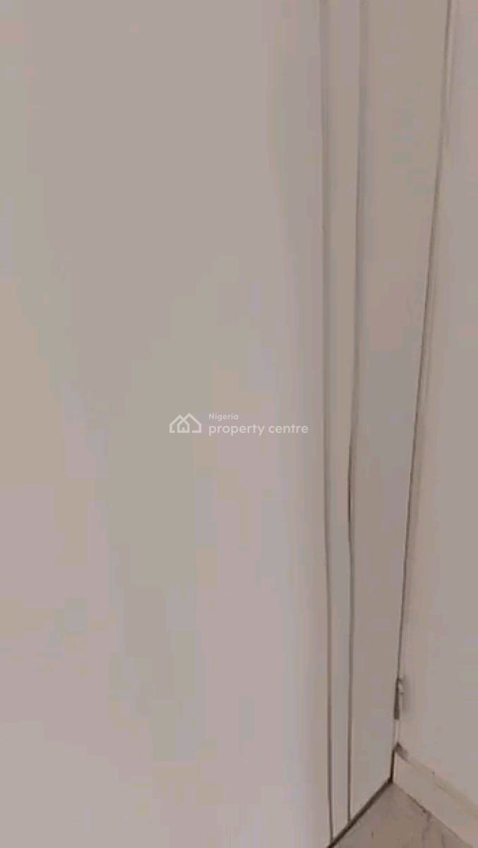 a Relatively New and Spacious 2bedroom Apartment, Ground Floor, Onigbongbo, Onigbongbo, Maryland, Lagos, Flat / Apartment for Rent