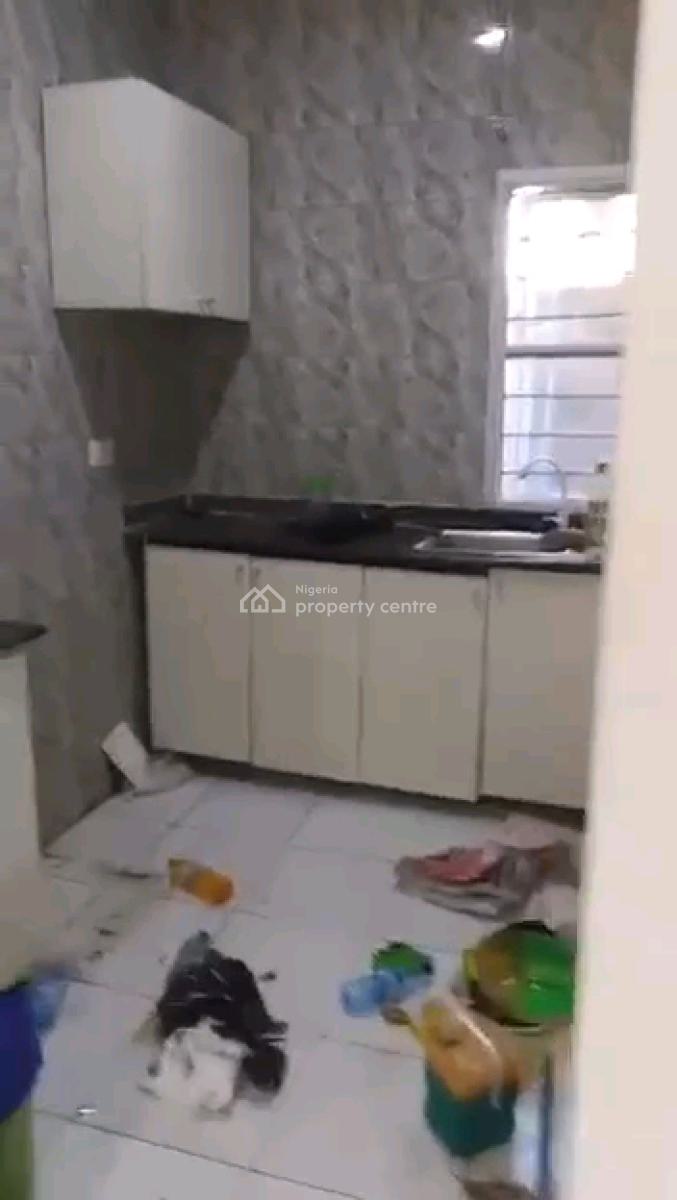 a Relatively New and Spacious 2bedroom Apartment, Ground Floor, Onigbongbo, Onigbongbo, Maryland, Lagos, Flat / Apartment for Rent