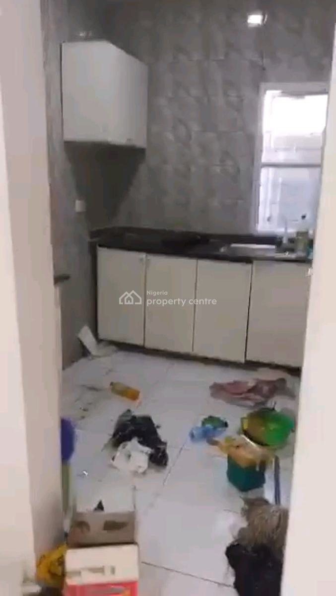 a Relatively New and Spacious 2bedroom Apartment, Ground Floor, Onigbongbo, Onigbongbo, Maryland, Lagos, Flat / Apartment for Rent