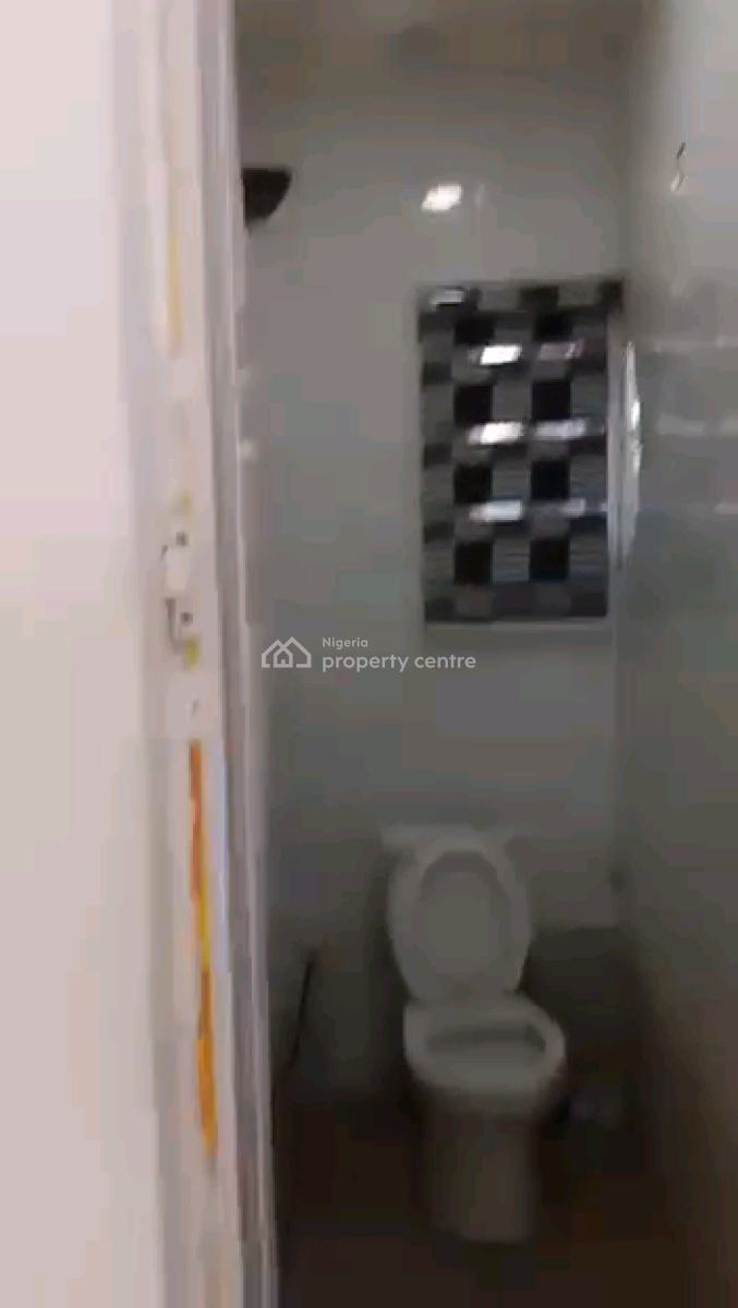 a Relatively New and Spacious 2bedroom Apartment, Ground Floor, Onigbongbo, Onigbongbo, Maryland, Lagos, Flat / Apartment for Rent