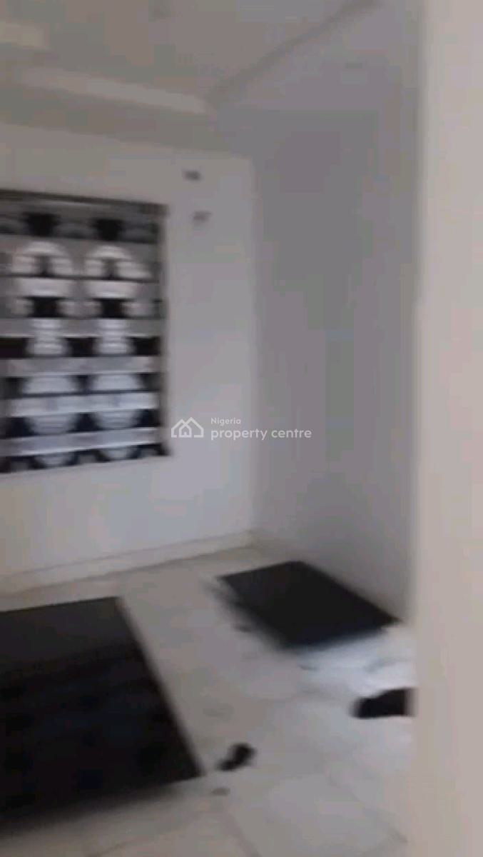 a Relatively New and Spacious 2bedroom Apartment, Ground Floor, Onigbongbo, Onigbongbo, Maryland, Lagos, Flat / Apartment for Rent
