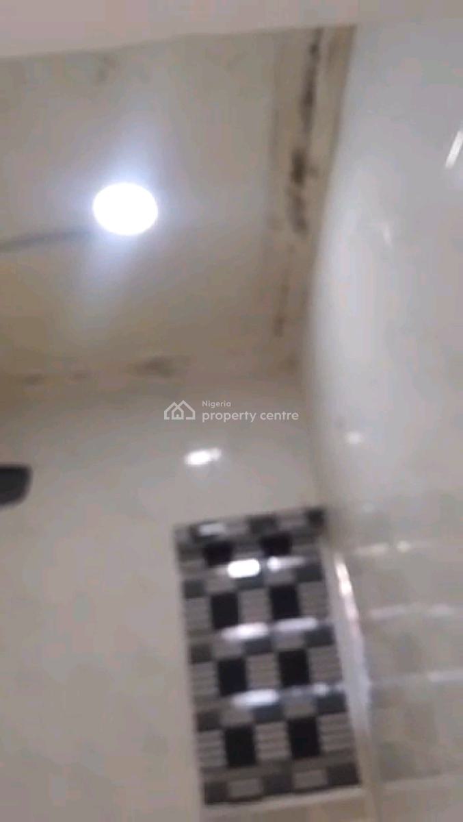 a Relatively New and Spacious 2bedroom Apartment, Ground Floor, Onigbongbo, Onigbongbo, Maryland, Lagos, Flat / Apartment for Rent