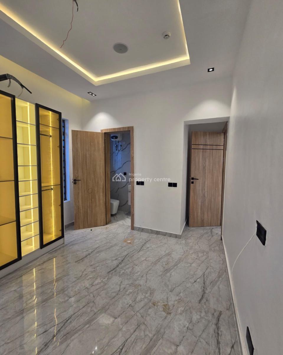 Finely Built 4 Bedroom Terrace Duplex Bq, Lekki Phase 1, Lekki, Lagos, Terraced Duplex for Sale