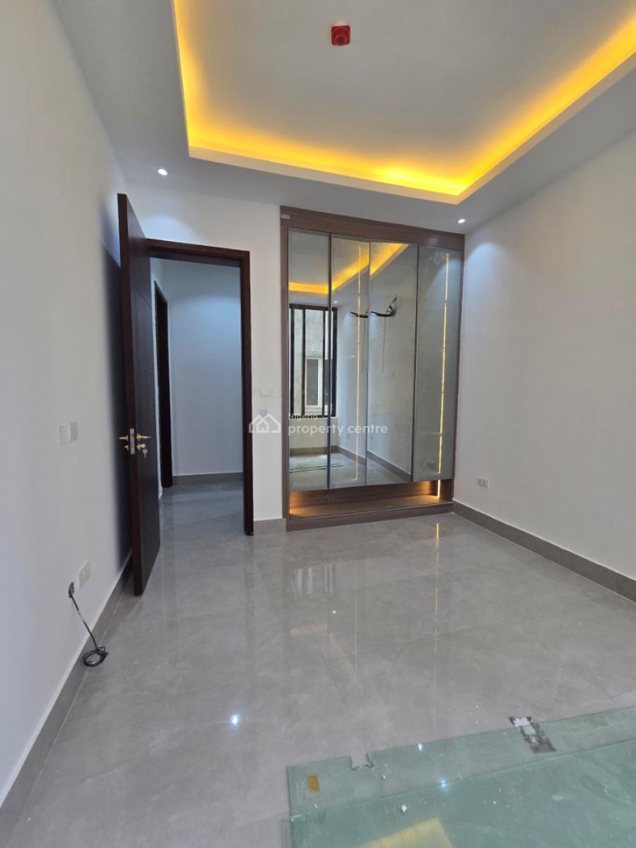 3 Bedroom Apartment with Bq, Gym, Elevator and Swimming Pool, Lekki Phase 1, Lekki, Lagos, Flat / Apartment for Rent