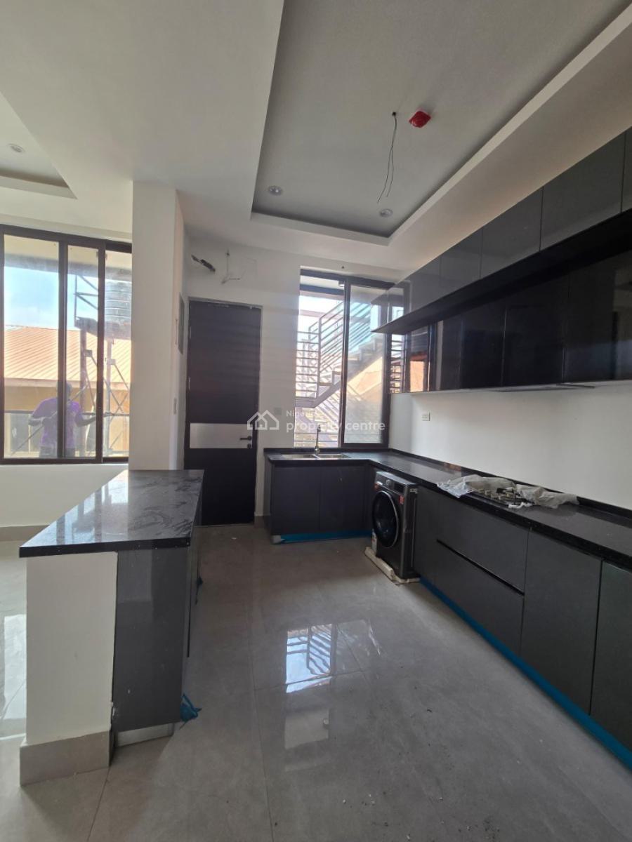 3 Bedroom Apartment with Bq, Gym, Elevator and Swimming Pool, Lekki Phase 1, Lekki, Lagos, Flat / Apartment for Rent