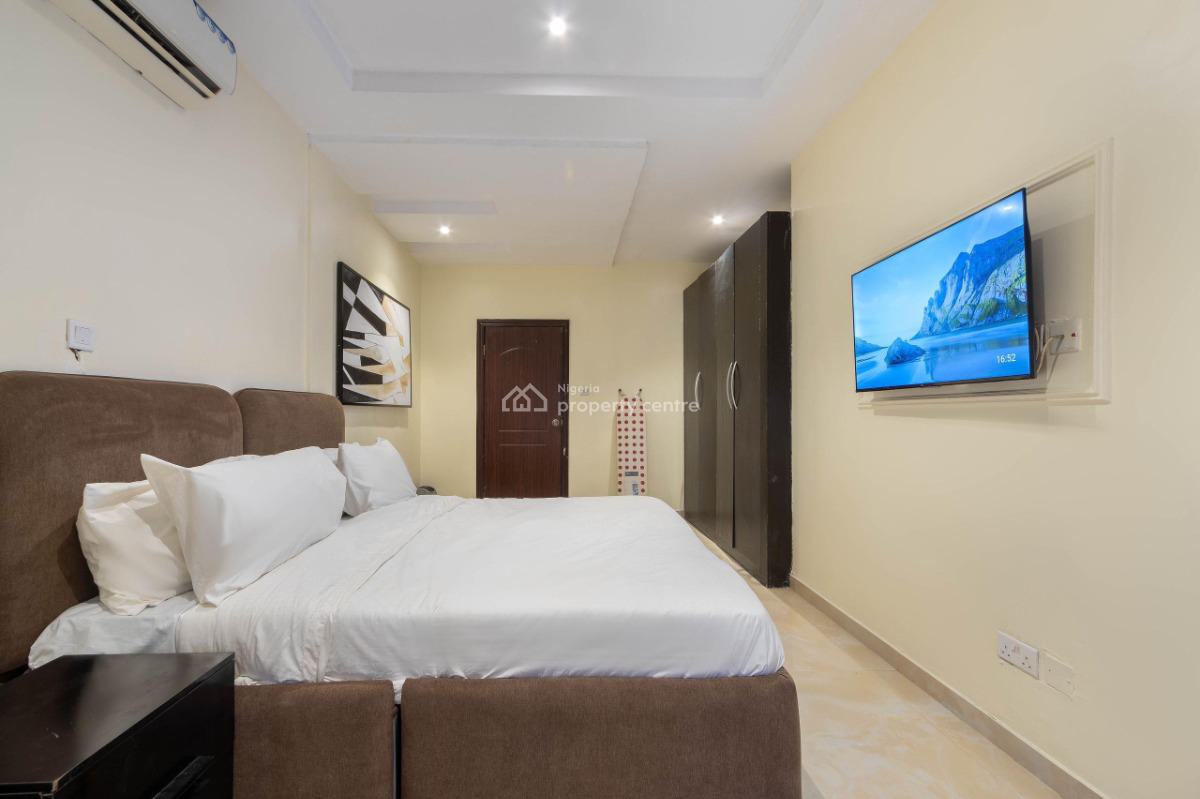 Spacious One Bedroom Apartment with Top Notch Amenities, Lekki Phase 1, Lekki, Lagos, Flat / Apartment Short Let