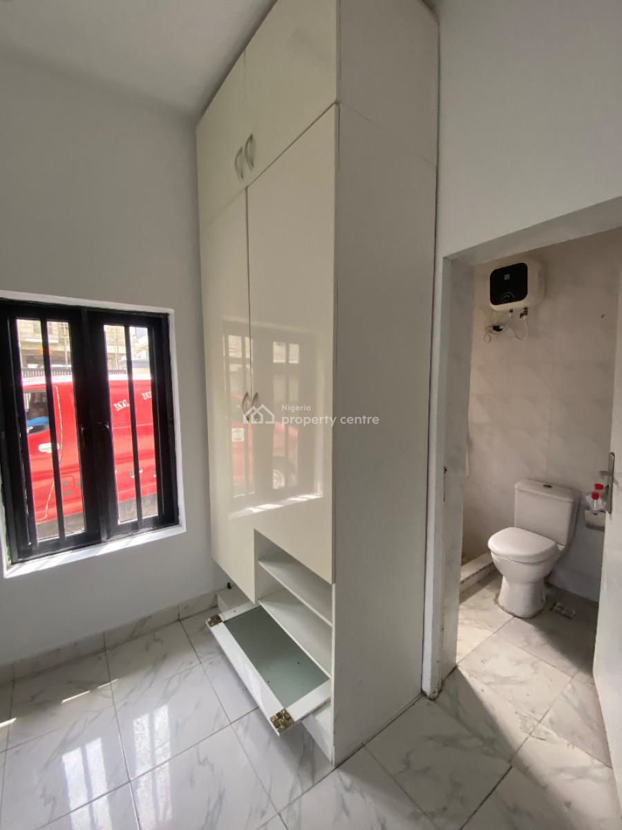 Well Built 2 Bedroom Apartment, Ikate, Lekki, Lagos, Flat / Apartment for Rent
