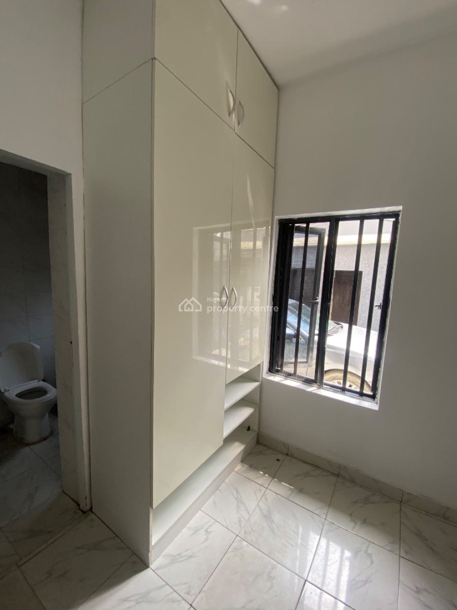Well Built 2 Bedroom Apartment, Ikate, Lekki, Lagos, Flat / Apartment for Rent