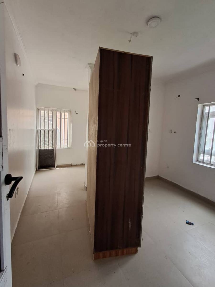 Newly Renovated 1 Bedroom and Parlour (mini Flat), New Road, Alpha Beach, Chevron, Lekki, Lagos, Mini Flat (room and Parlour) for Rent