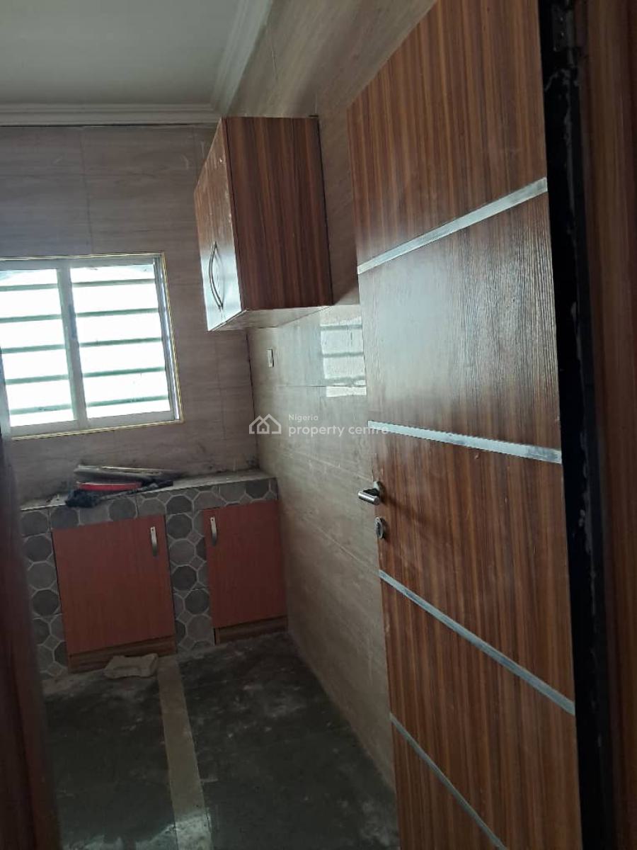 Newly Renovated 1 Bedroom and Parlour (mini Flat), New Road, Alpha Beach, Chevron, Lekki, Lagos, Mini Flat (room and Parlour) for Rent