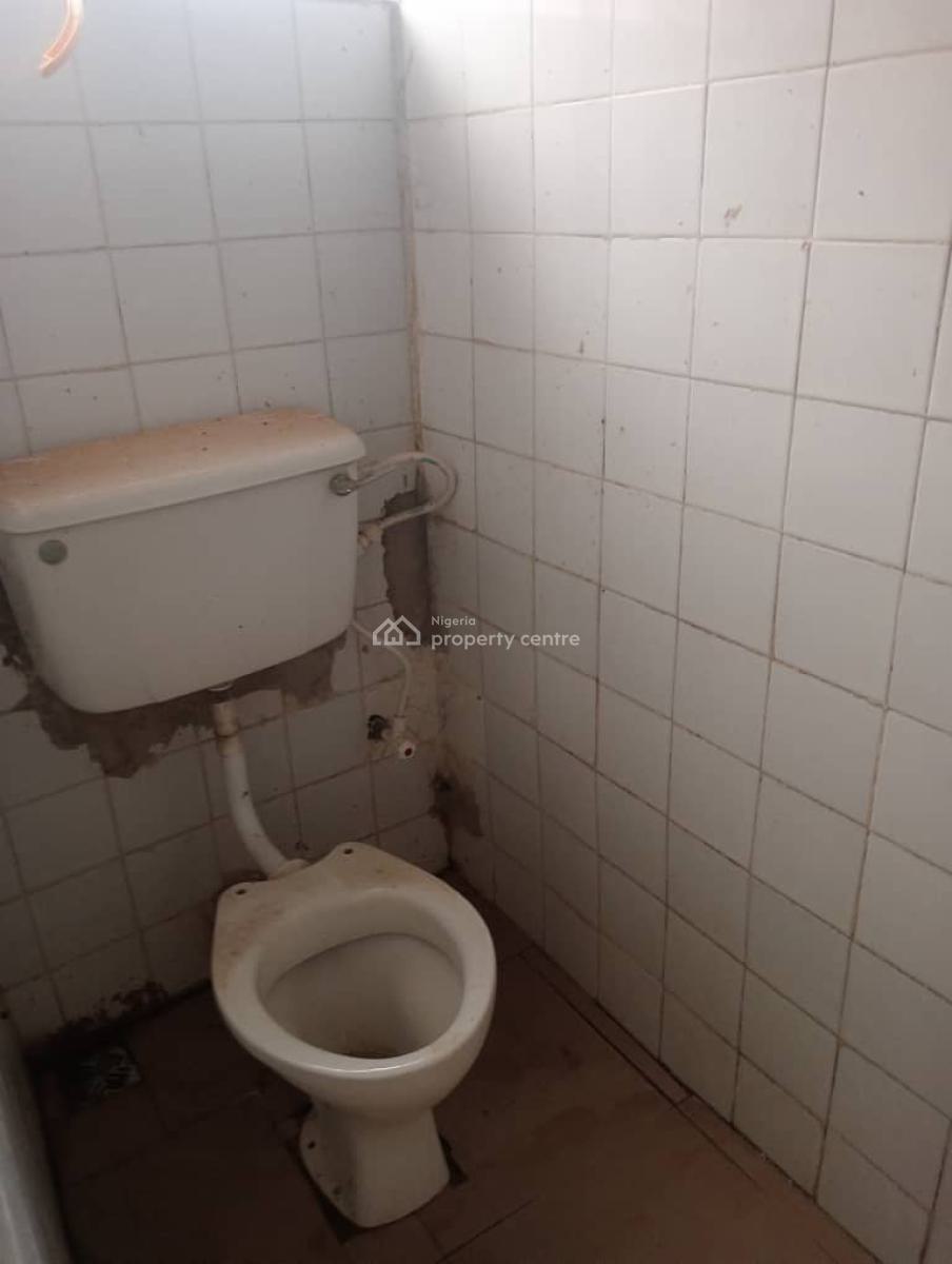 3 Bedrooms Flat, Olowora, Magodo, Lagos, Flat / Apartment for Rent
