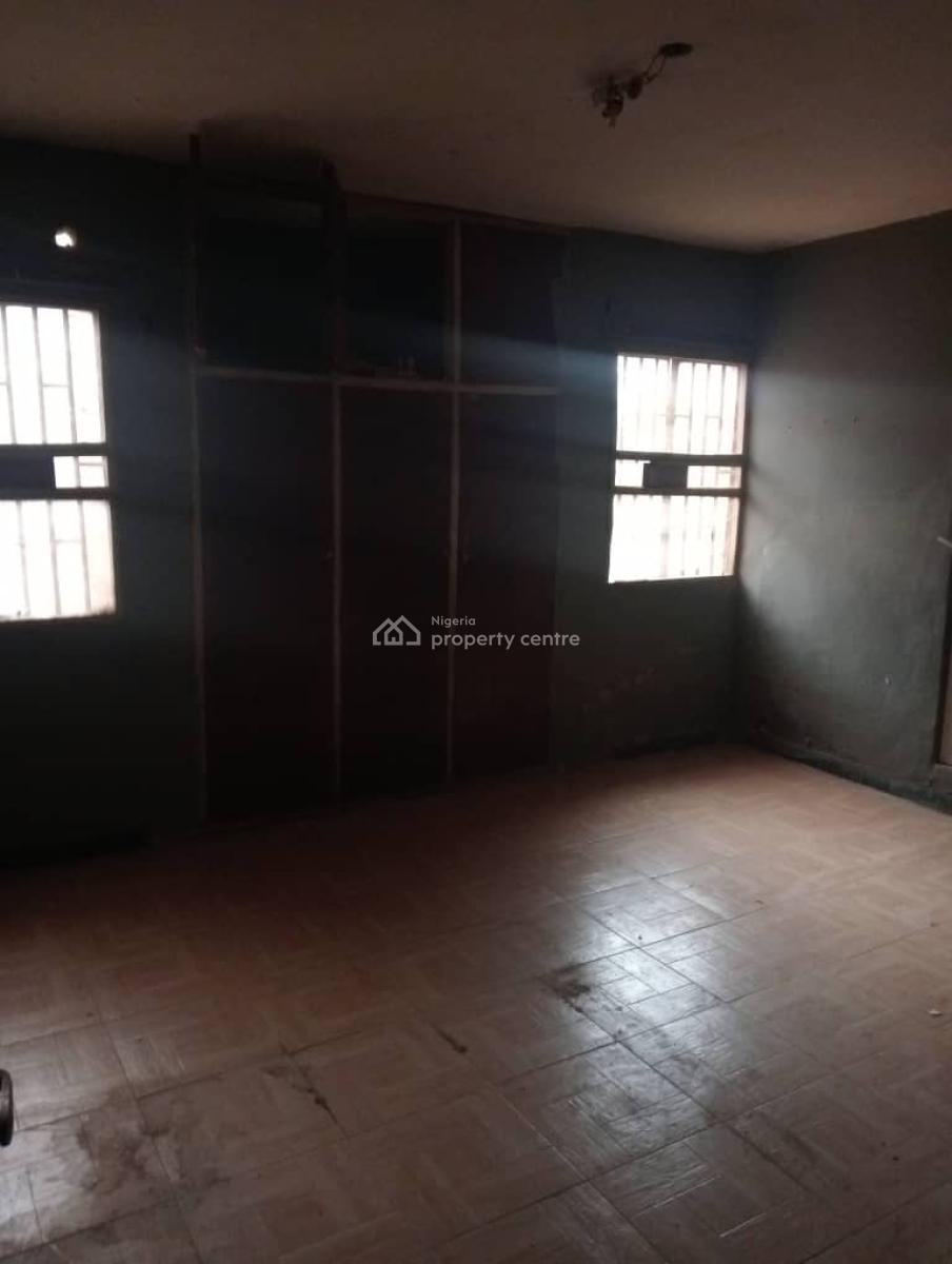 3 Bedrooms Flat, Olowora, Magodo, Lagos, Flat / Apartment for Rent