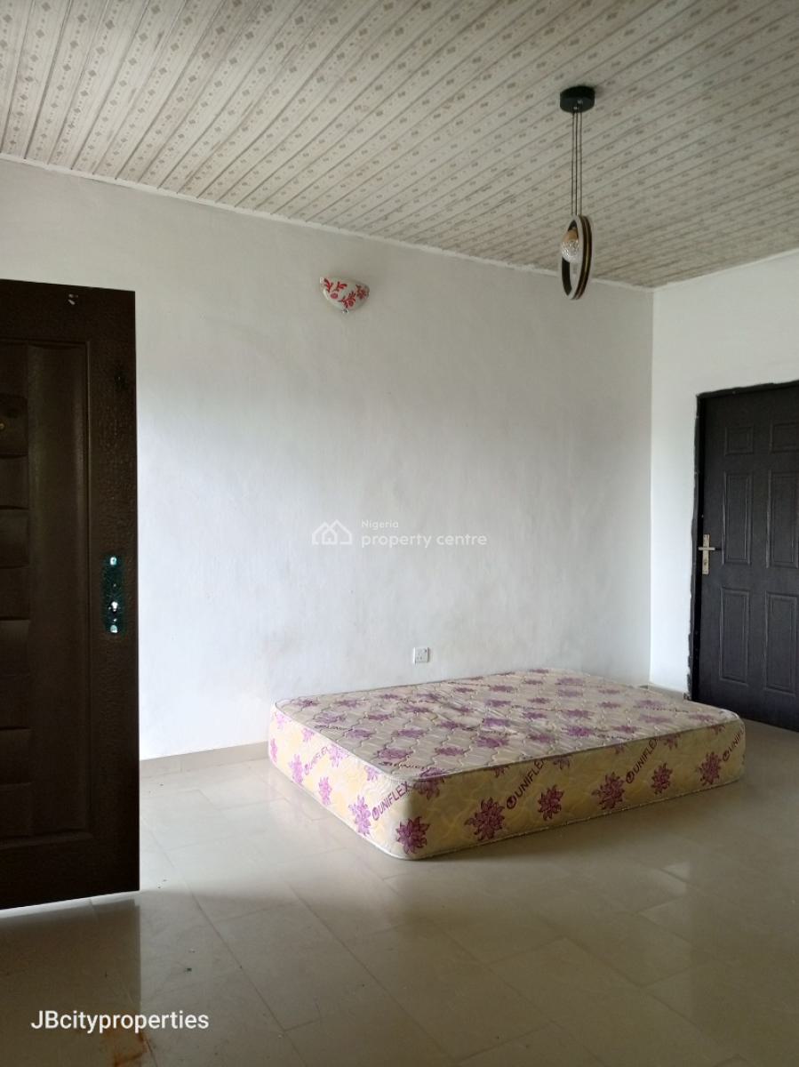 2 Bedrooms Apartment, Ogombo Roundabout, Ogombo, Ajah, Lagos, Flat / Apartment for Rent